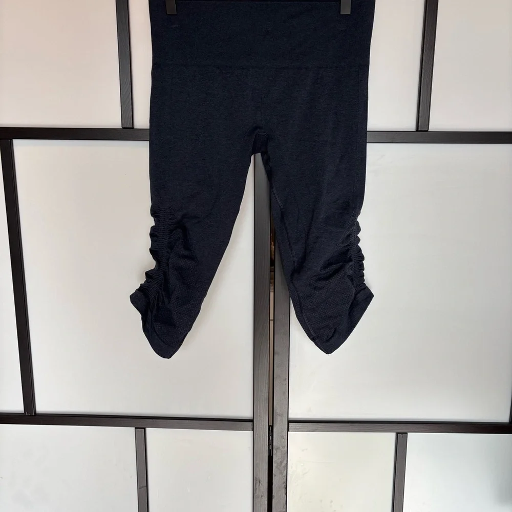 Lululemon In The Flow Crop II Pattern Blue Womens 8 Leggings Activewear yoga gym